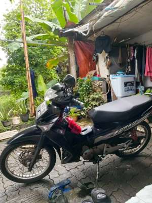 Jual bekas dijual segera supra x 125 tahun 2006,lokasi di Depok Kota