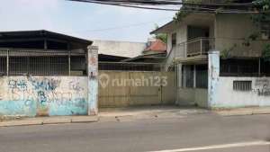 DIJUAL TANAH Berikut Bangunan nya di Jalan Raya Raden Saleh Raya Karang Tengah,Tangerang lokasi di Tangerang Kota, tersedia melalui melalui situs Olx