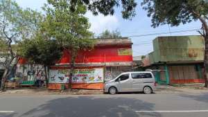 Dijual Tanah Bonus Bangunan Tengah Kota Purwodadi, Jl. Mt. Haryono lokasi di Grobogan Kab., tersedia melalui melalui situs Olx