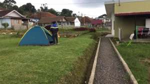 Dijual tanah dan rumah istirahat lokasi di Sukabumi Kab., tersedia melalui melalui situs Olx