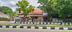 Dijual tanahbangunan luas 1005m cocok buat restoran dealer usaha lain lokasi di Karanganyar Kab., tersedia melalui melalui situs Olx