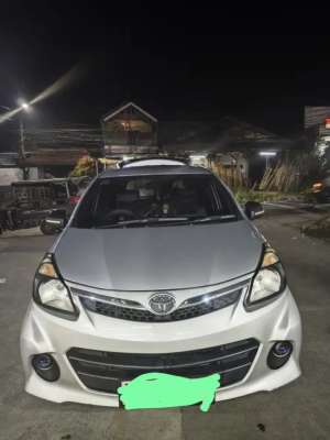 Jual bekas Dijual Toyota Avanza Veloz 1.5 MT 2013,lokasi di Tangerang Kab.