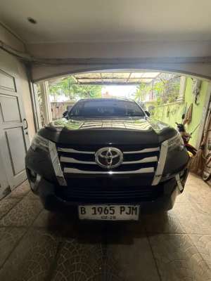 Jual bekas Dijual Toyota Fortuner VRZ 4x2 AT 2018 Warna Hitam,lokasi di Jakarta Pusat