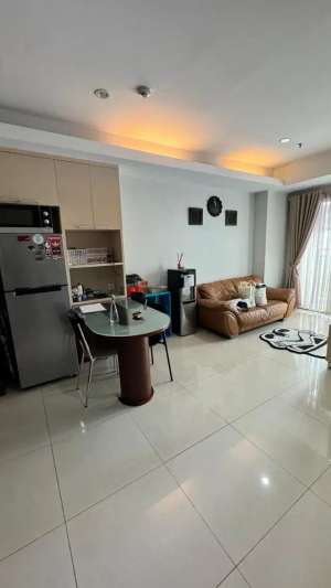 DIJUAL UNIT 2 BEDROOM APARTEMEN COSMO RESIDENCE FURNISHED SIAP HUNI lokasi di Jakarta Pusat, tersedia melalui melalui situs Olx