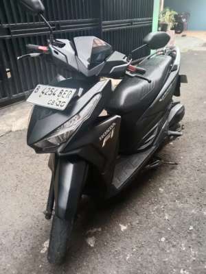 Jual bekas Dijual Vario 150 cc LED 2015 Warna Hitam,lokasi di Jakarta Timur