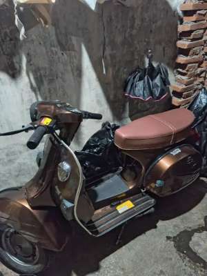 Jual bekas dijual vespa px tahun 1981,lokasi di Malang Kota