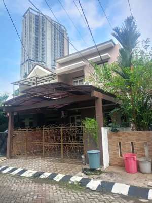 Dijual Vila Bintaro Regensy Depan Taman2Lantai lokasi di Tangerang Selatan Kota, tersedia melalui melalui situs Olx
