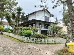 Dijual Villa Istana Bunga Lembang cocok untuk investasi Full Furnished lokasi di Bandung Barat Kab., tersedia melalui melalui situs Olx