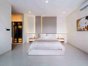 Dijual Villa Mewah Modern Full Furnish Di Berawa Canggu Bali lokasi di Kab. Badung, tersedia melalui melalui situs Olx