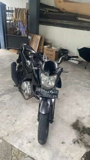 Jual bekas DIJUAL YAMAHA VIXION TAHUN 2015 150CC NO MINUS DAN LENGKAP,lokasi di Medan Kota