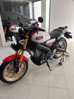 Jual bekas Dijual Yamaha XSR 155 60th Anniversary Limited Edition,lokasi di Jakarta Selatan