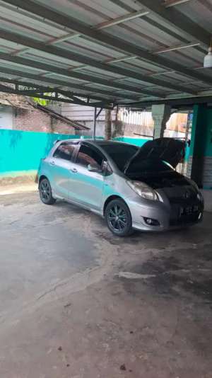 Jual bekas dijual yaris E Manual tahun 2010,lokasi di Bekasi Kota