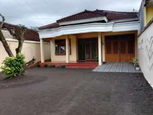 Dijuall rumah lokasi jl Raya Propinsi Jember Banyuwang, desa kaligondo lokasi di Banyuwangi  Kab., tersedia melalui melalui situs Olx