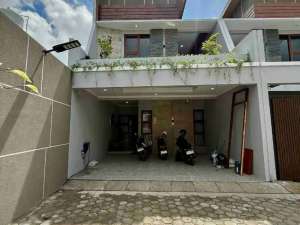 Dijual.RUMAH GEDONG KUNI FULL FURNISH DI CLUSTER EKSKLUSIF DALAM RINGROAD lokasi di Yogyakarta Kota, tersedia melalui melalui situs Olx