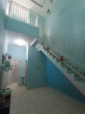 DIKONTRAKAN Rumah 2 Lantai, Pasir Putih Sawangan lokasi di Depok Kota, tersedia melalui melalui situs Olx