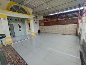 DIKONTRAKKAN 1 Unit Rumah Tinggal Mewah. lokasi di Pematangsiantar Kota, tersedia melalui melalui situs Olx