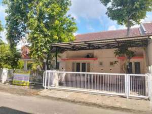 Dikontrakkan murah rumah usaha strategis MERR lokasi di Sidoarjo  Kab., tersedia melalui melalui situs Olx