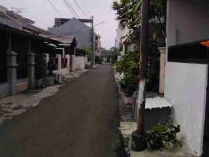 Dikontrakkan rumah dalam komplek dekat RSUD Pamulang dan Universitas Pamulang lokasi di Tangerang Selatan Kota, tersedia melalui melalui situs Olx