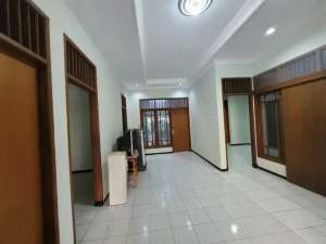 DIKONTRAKKAN Rumah di Villa Aster II Blok E No 11 lokasi di Semarang Kota, tersedia melalui melalui situs Olx