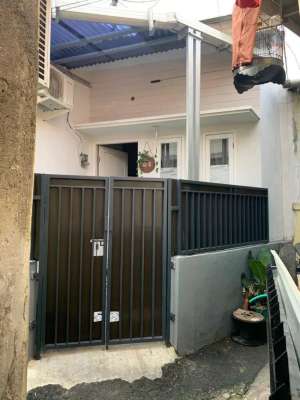 diseawakan rumah 2 kamar dalam gang tebet lokasi di Jakarta Selatan, tersedia melalui melalui situs Olx