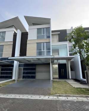 DISEWA BEST VIEW GOLF RUMAH MEWAH MOZART 10x30 GOLF ISLAND PIK lokasi di Jakarta Utara, tersedia melalui melalui situs Olx