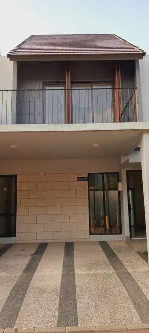 DisewaDijual Rumah Ada Attic Room Siap Huni di Wisteria Cakung lokasi di Bekasi Kota, tersedia melalui melalui situs Olx