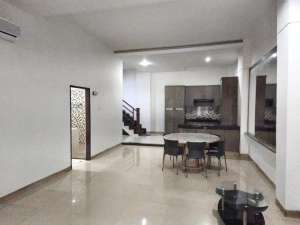 Disewa Rumah 1,5 Tingkat Komplek Cemara Asri Jalan Salak lokasi di Medan Kota, tersedia melalui melalui situs Olx