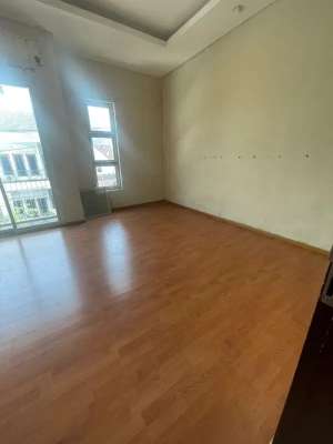 DISEWA RUMAH CITRA 3 MURAH MERIAH 2.5LANTAI lokasi di Jakarta Barat, tersedia melalui melalui situs Olx