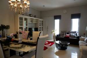 Disewa Rumah Cluster Eropa 8 x 12,5 Furnish Sedayu city Kelapa gading lokasi di Jakarta Utara, tersedia melalui melalui situs Olx