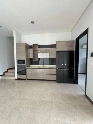 Disewa Rumah di LAKEWOOD NAVAPARK, BSD City lokasi di Tangerang Selatan Kota, tersedia melalui melalui situs Olx