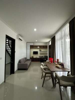 Disewa Rumah Full Furnish Osaka Residence Pik 2 8x10 3 Lantai lokasi di Tangerang Kab., tersedia melalui melalui situs Olx