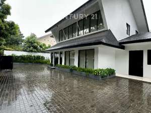 Disewa Rumah FullyFurnished Pakubuwono Jaksel Cocok Klinik Kantor lokasi di Jakarta Selatan, tersedia melalui melalui situs Olx