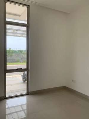 Disewa Rumah PIK 2 10x15 lokasi di Jakarta Utara, tersedia melalui melalui situs Olx