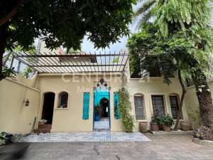 Disewa Rumah SemiFurnished Di Menteng Dengan Kolam Renang lokasi di Jakarta Pusat, tersedia melalui melalui situs Olx