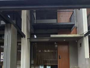 Disewa Rumah Siap Huni FLEEKHAUZ Full Furnish di BSD lokasi di Tangerang Kab., tersedia melalui melalui situs Olx