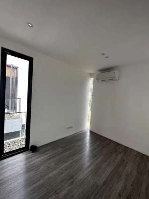 Disewa rumah YVE Habitat Limo cinere depok dekat gerbang tol limo lokasi di Depok Kota, tersedia melalui melalui situs Olx