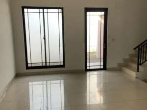 Disewakan Cepat Rumah 2 Lantai Cluster Asia Green Lake City lokasi di Tangerang Kota, tersedia melalui melalui situs Olx