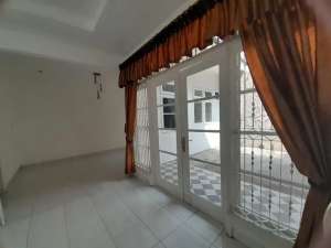 DISEWAKAN CEPAT RUMAH DI TAMAN KENCANA lokasi di Jakarta Barat, tersedia melalui melalui situs Olx