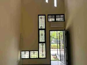 Disewakan Cepat Rumah Luas 108m Siap Huni dan Strategis dekat Summarecon lokasi di Bekasi Kab., tersedia melalui melalui situs Olx