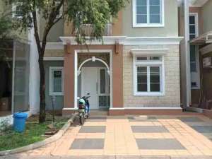 DISEWAKAN CEPAT Rumah Rapi CLUSTER TRIMEZIA Gading Serpong lokasi di Tangerang Kota, tersedia melalui melalui situs Olx