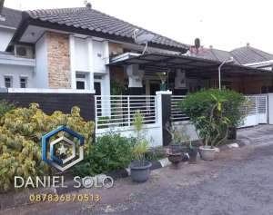 Disewakan Dikontarkan Rumah Fajar Indah Baturan Colomadu Solo lokasi di Surakarta Kota, tersedia melalui melalui situs Olx