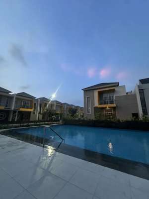 Disewakan Murah Rumah 3 Lantai Arcadia PIK2 lokasi di Jakarta Utara, tersedia melalui melalui situs Olx
