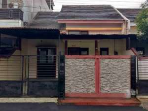 DISEWAKAN MURAH RUMAH DI PERUMAHAN CLUSTER CIMANGGU RESIDENCE, HANYA 100 METER DARI JL SHOLEH ISKANDAR, TANAH SEREAL, BOGOR lokasi di Bogor Kota, tersedia melalui melalui situs Olx