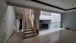 Disewakan Pertahun Rumah Bagus Strategis Bintaro Sektor 7 Tangsel lokasi di Jakarta Selatan, tersedia melalui melalui situs Olx