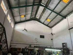 disewakan ruang usaha model los di Merr lokasi di Surabaya Kota, tersedia melalui melalui situs Olx