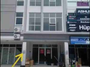 Disewakan Ruko 4 Lantai Puncak Dharmahusada Merr lokasi di Surabaya Kota, tersedia melalui melalui situs Olx