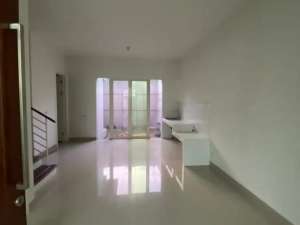 Disewakan Rumah 2 Lantai - 3 Kamar tidur -Grand Harvest Wiyung lokasi di Surabaya Kota, tersedia melalui melalui situs Olx