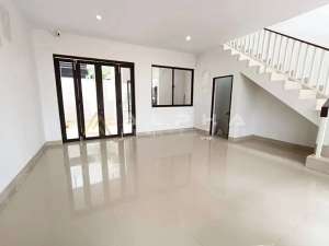 Disewakan Rumah 2 Lantai di Central Hills, Batam Center lokasi di Batam Kota, tersedia melalui melalui situs Olx