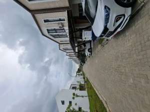 Disewakan Rumah 2 lantai di wimbledon Jababeka lokasi di Bekasi Kab., tersedia melalui melalui situs Olx