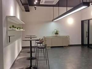 DISEWAKAN RUMAH 2 LANTAI DI PINGGIR JALAN COCOK UNTUK USAHA KANTOR lokasi di Jakarta Selatan, tersedia melalui melalui situs Olx